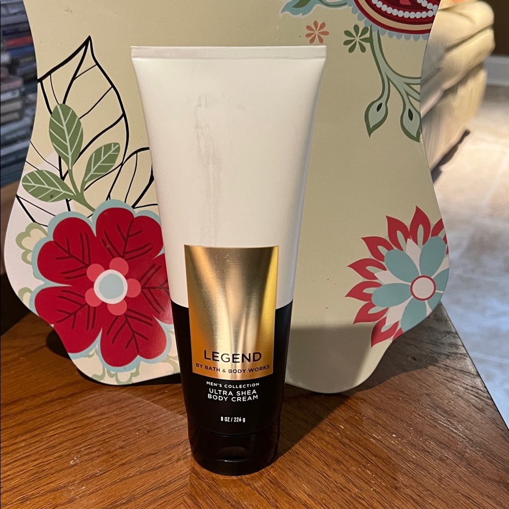Bath & Body Works Men’s Legend Ultra Shea Body Cream - White and Gold